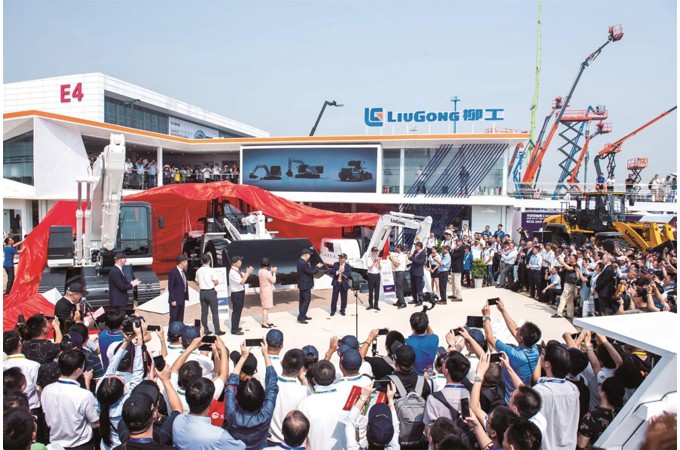 2019年發布全球首臺商用5G遙控裝載機及三款純電動設備，推動行業電智化轉型邁出堅實的一步
