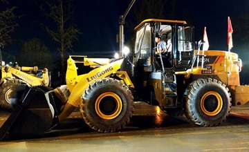 抗洪救災 柳工義不容辭