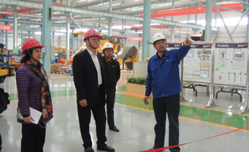 國家發改委產業協調司蔡副司長一行到柳工農機公司調研