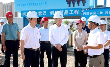 自治區政協副主席何辛幸到柳工智能國際工業園調研