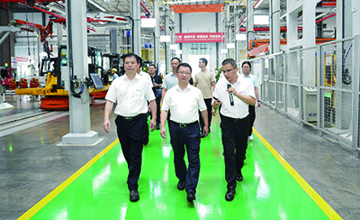 工業和信息化部電子信息司副司長史惠康一行到柳工開展調研