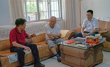 柳州市國慶節前到公司慰問全國勞動模范
