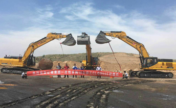 鄂爾多斯客戶一次性采購10臺柳工CLG950E挖掘機(jī)：很“猛”很能干 客戶直夸贊